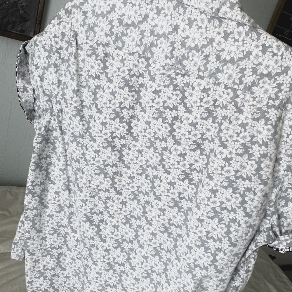 Denim &Flower shortsleeved shirt - Picture 3 of 4